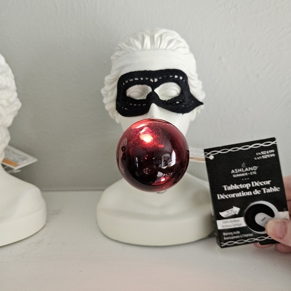 NWT Michaels Ashland Gothic Bordeaux Bubble Gum Man & Woman Busts - Picture 6 of 10